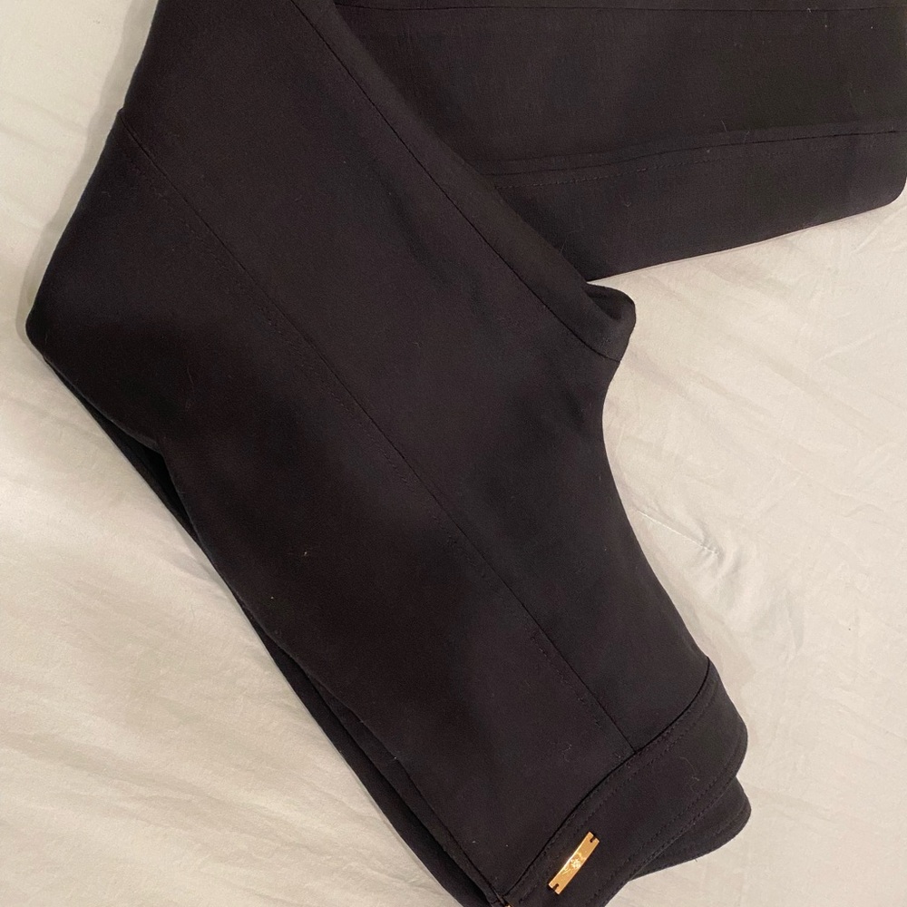 Tory Burch black straight leg ankle length pants with gold zipper size 0/25